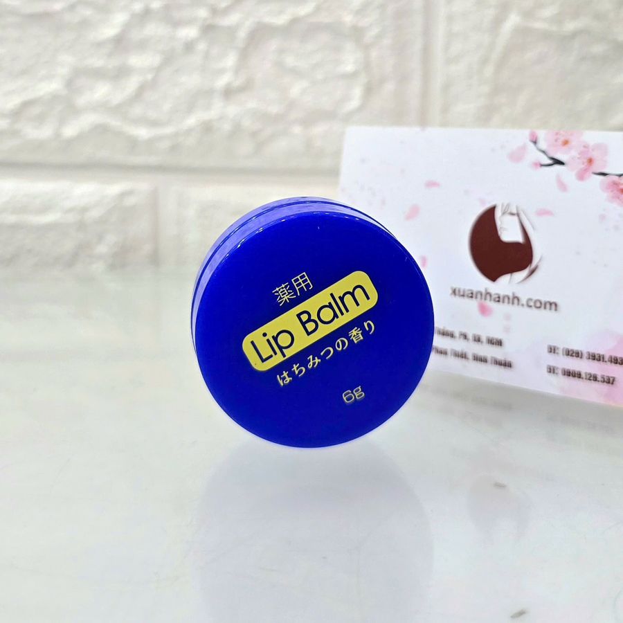 Son dưỡng Daiso Lip Balm cấp nước, dưỡng ẩm mềm môi, không màu, hương liệu 6g