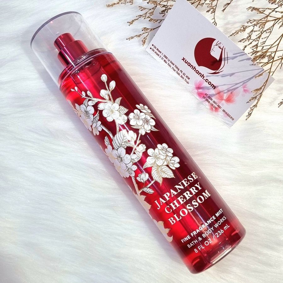 Xịt thơm Body Bath & Body Works Japanese Cherry Blossom thơm thanh lịch, nữ tính.